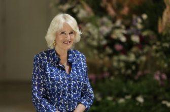 Королева Камилла открыла выставку цветов