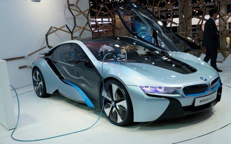 Электромобиль BMW i8 concept